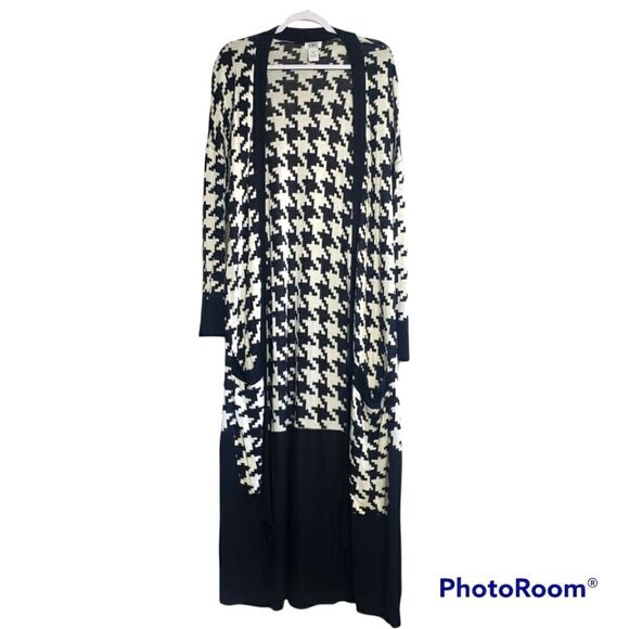 Monroe & Main black &white houndstooth duster sweater - Picture 1 of 3